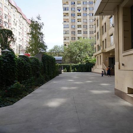 Nice And Comfortable Apartment In The Downtown Of บิชเคก ภายนอก รูปภาพ