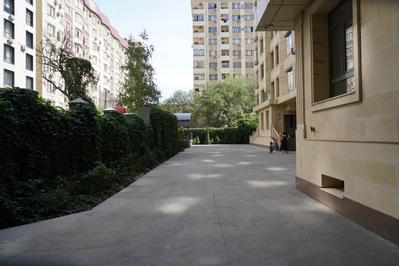 Nice And Comfortable Apartment In The Downtown Of บิชเคก ภายนอก รูปภาพ