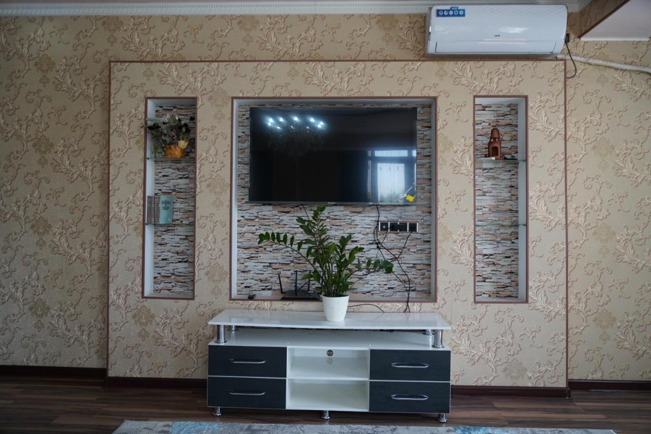 Nice And Comfortable Apartment In The Downtown Of บิชเคก ภายนอก รูปภาพ