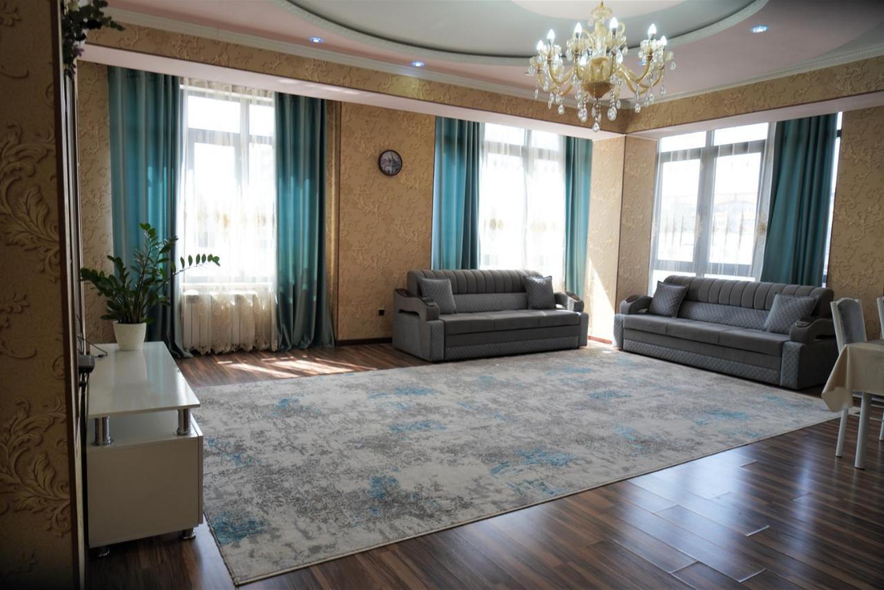 Nice And Comfortable Apartment In The Downtown Of บิชเคก ภายนอก รูปภาพ